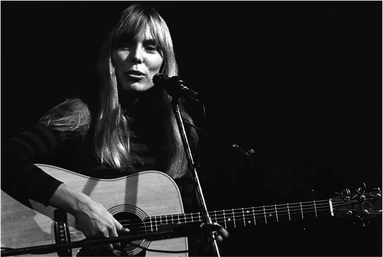 Joni Mitchell, Troubadour, West Hollywood, CA, 1972 by Henry Diltz1